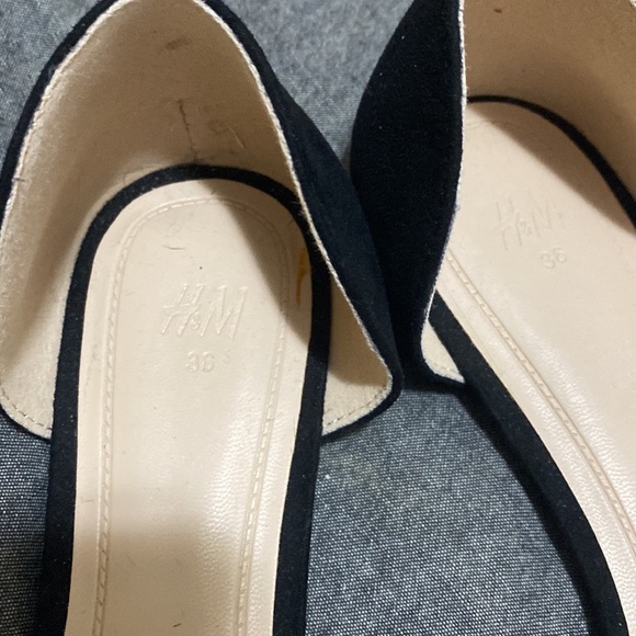 Fuzzy pointed flats - Picture 3 of 3